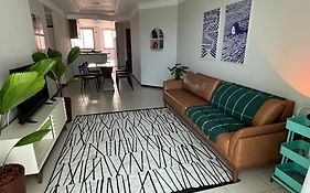 Apartamento na PRAIA DO MORRO - condomínio PRAIA DA MARUJA - na QUADRA DA PRAIA